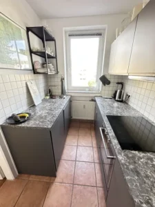 Stilvolle 2-Zimmer-Wohnung in Top-Lage Düsseldorf – voll möbliert mit ruhigem Balkon