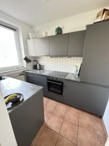 Stilvolle 2-Zimmer-Wohnung in Top-Lage Düsseldorf – voll möbliert mit ruhigem Balkon
