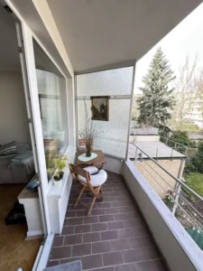 Stilvolle 2-Zimmer-Wohnung in Top-Lage Düsseldorf – voll möbliert mit ruhigem Balkon